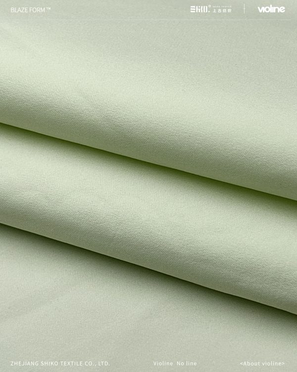 BLAZE FORM ™ · 曜彩 ™ 20D 细斜N66软壳（透气膜）- SGA260422