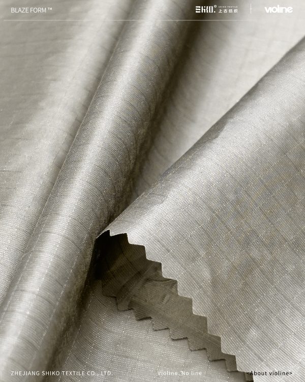 BLAZE FORM ™ · 曜彩 ™ 7D 超柔蝉翼格（防绒胶）- SGA250161